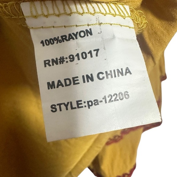 Solitaire size Medium Embroidered Floral Yellow Bell Sleeve Top Boho Chic Hippie - Picture 2 of 12